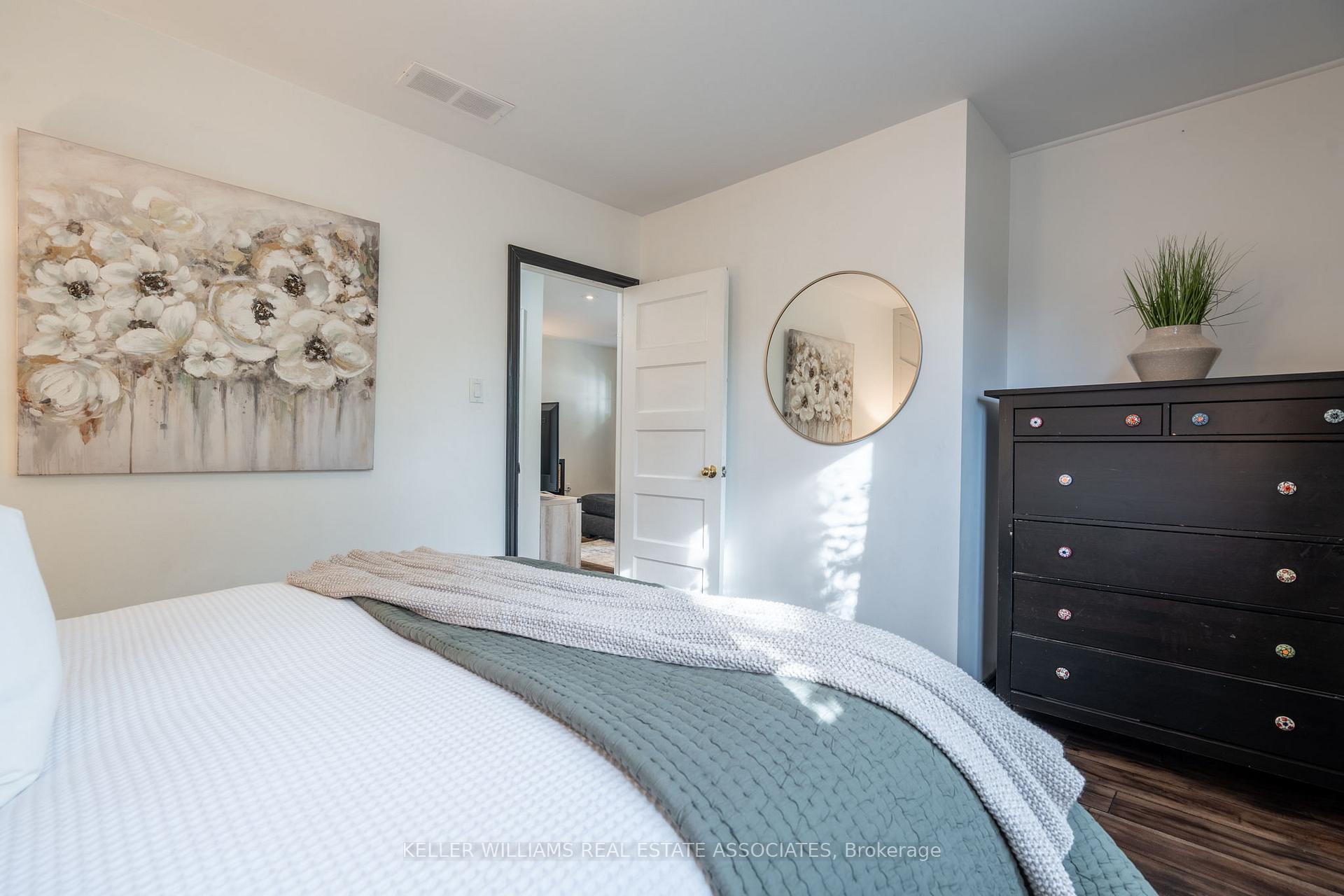 Photo 11 of 113 Pleasant Avenue, Kitchener — HOMEH