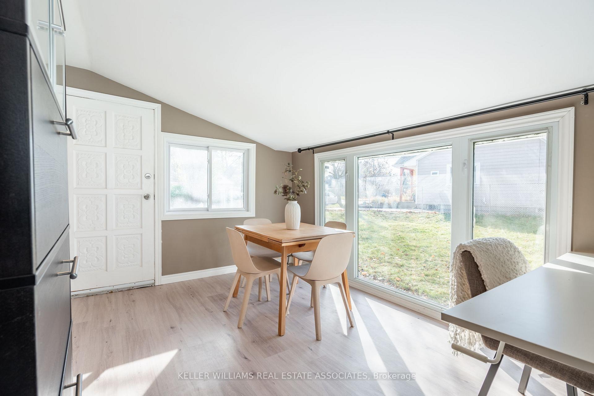 Photo 14 of 113 Pleasant Avenue, Kitchener — HOMEH