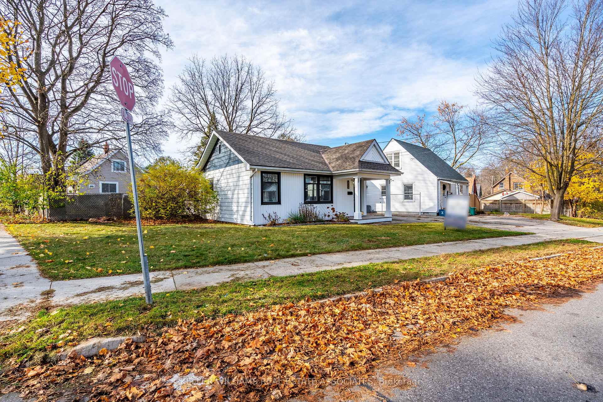 Photo 33 of 113 Pleasant Avenue, Kitchener — HOMEH