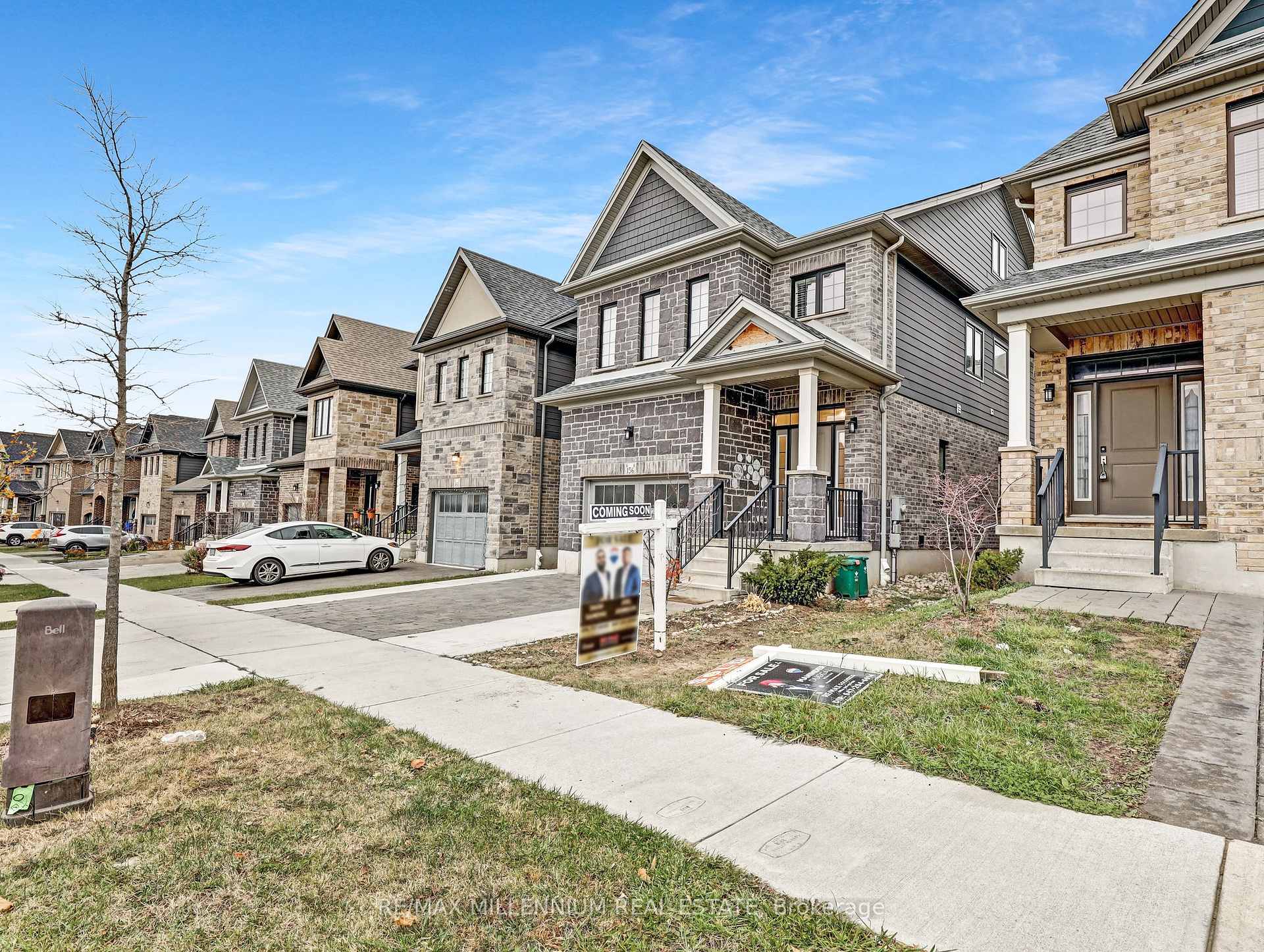 Photo 3 of 156 Hollybrook Trail, Kitchener, Doon South — HOMEH
