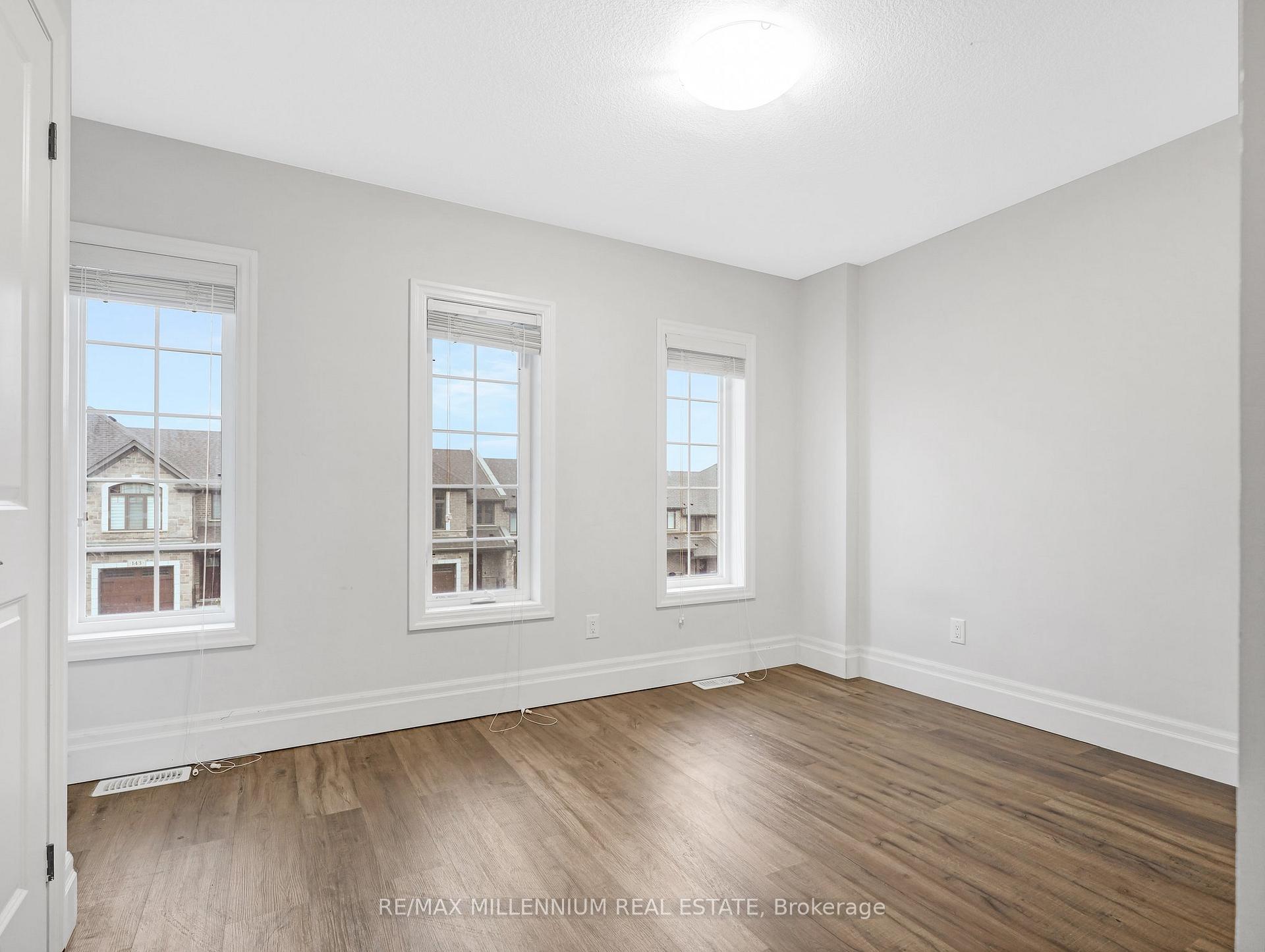 Photo 19 of 156 Hollybrook Trail, Kitchener, Doon South — HOMEH