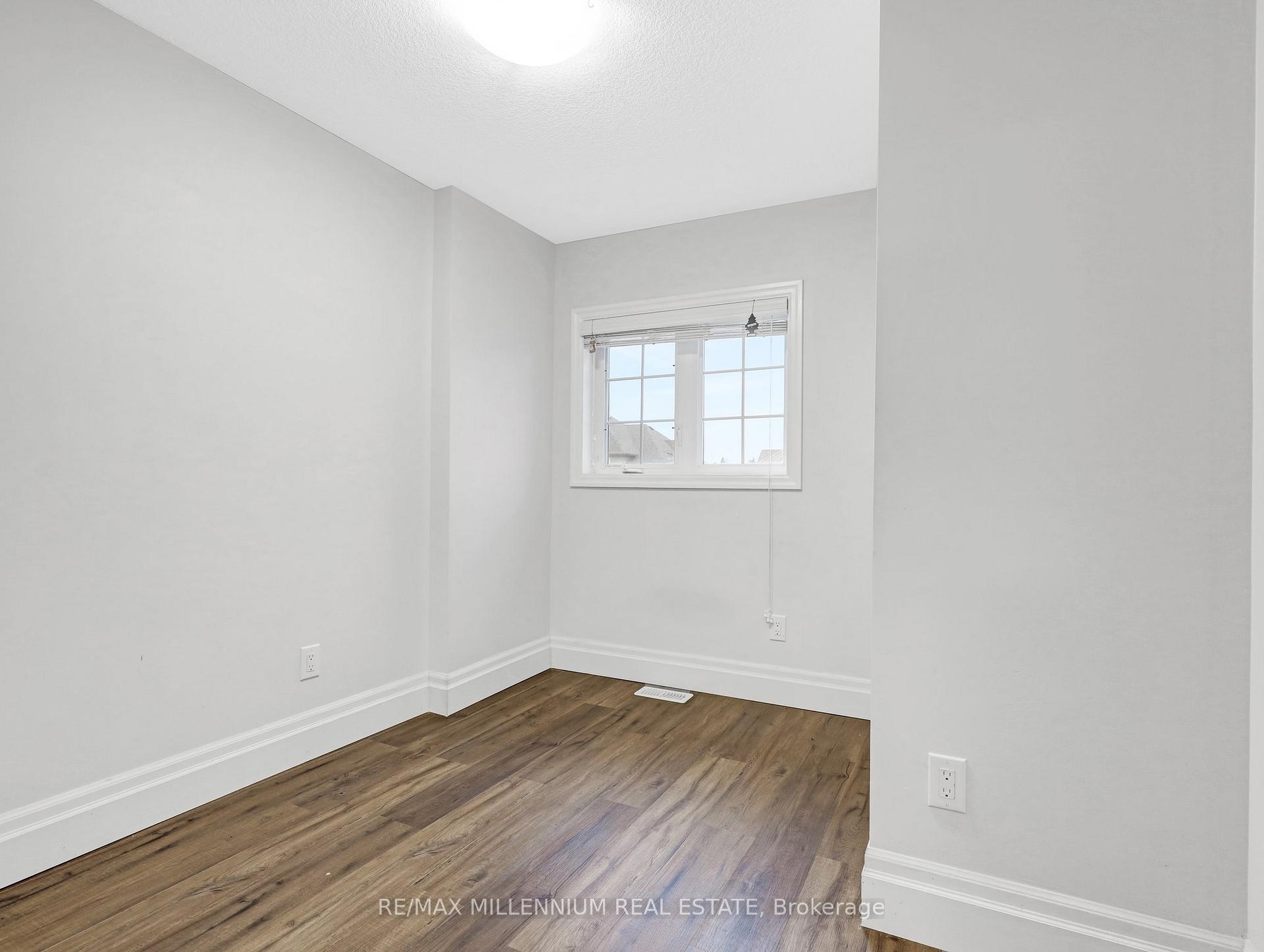 Photo 12 of 156 Hollybrook Trail, Kitchener, Doon South — HOMEH