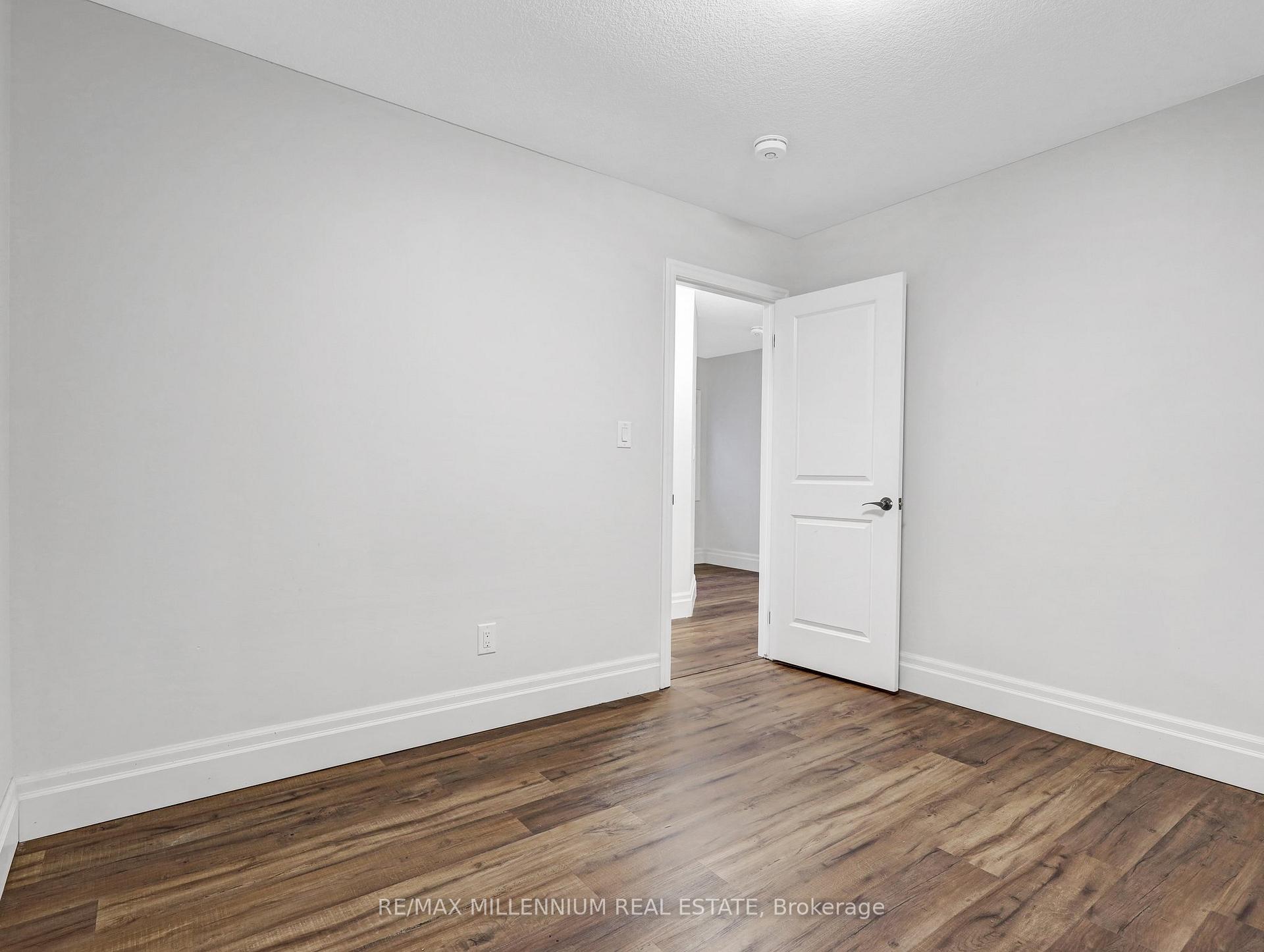 Photo 13 of 156 Hollybrook Trail, Kitchener, Doon South — HOMEH