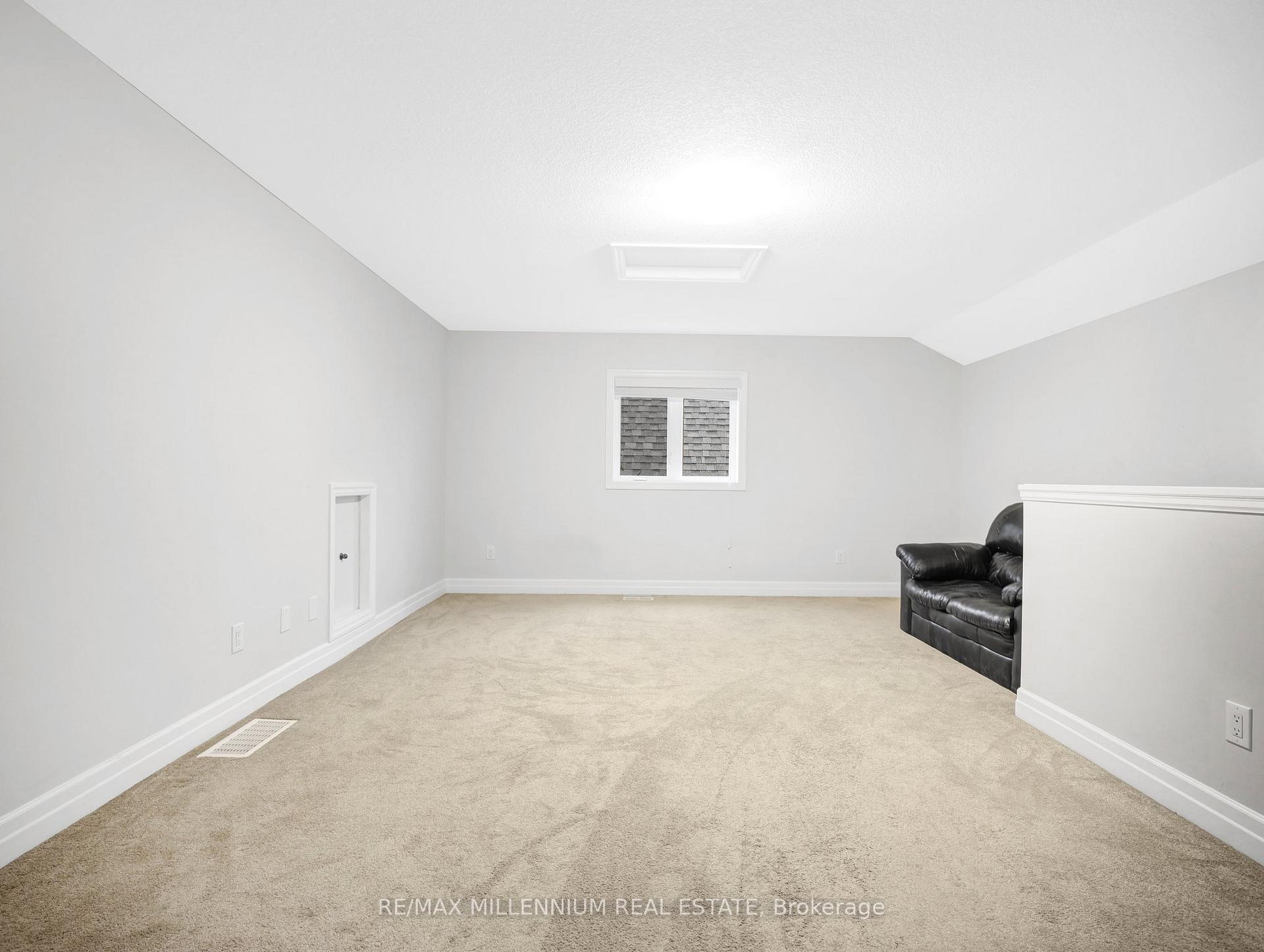 Photo 25 of 156 Hollybrook Trail, Kitchener, Doon South — HOMEH