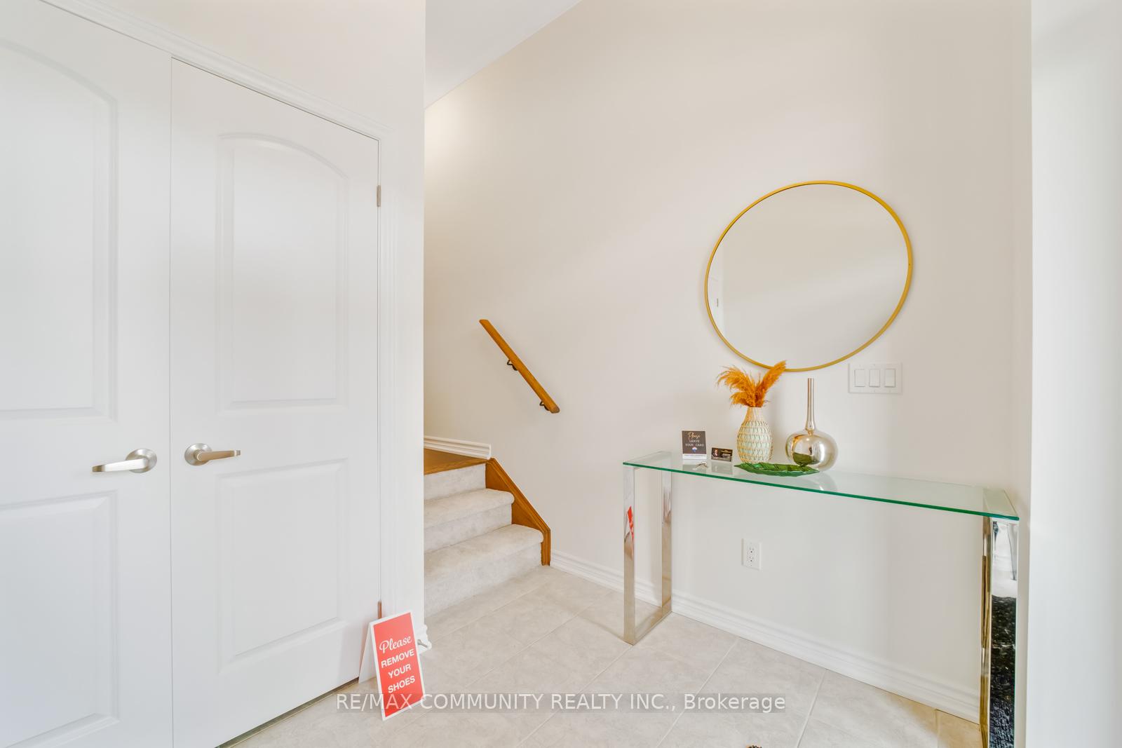 Photo 2 of 1116 Thompson Drive, Oshawa, Kedron — HOMEH