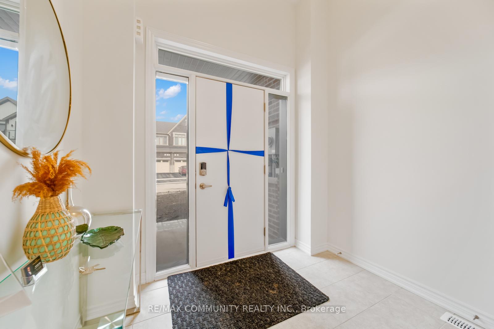 Photo 4 of 1116 Thompson Drive, Oshawa, Kedron — HOMEH