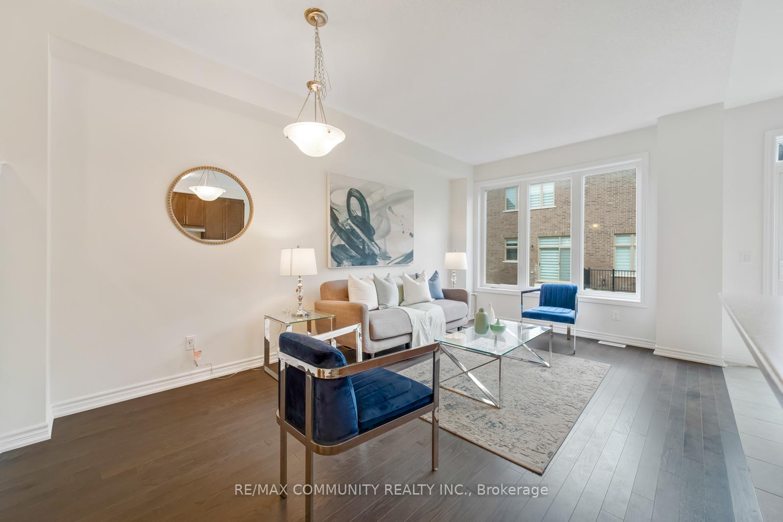 Photo 3 of 1116 Thompson Drive, Oshawa, Kedron — HOMEH
