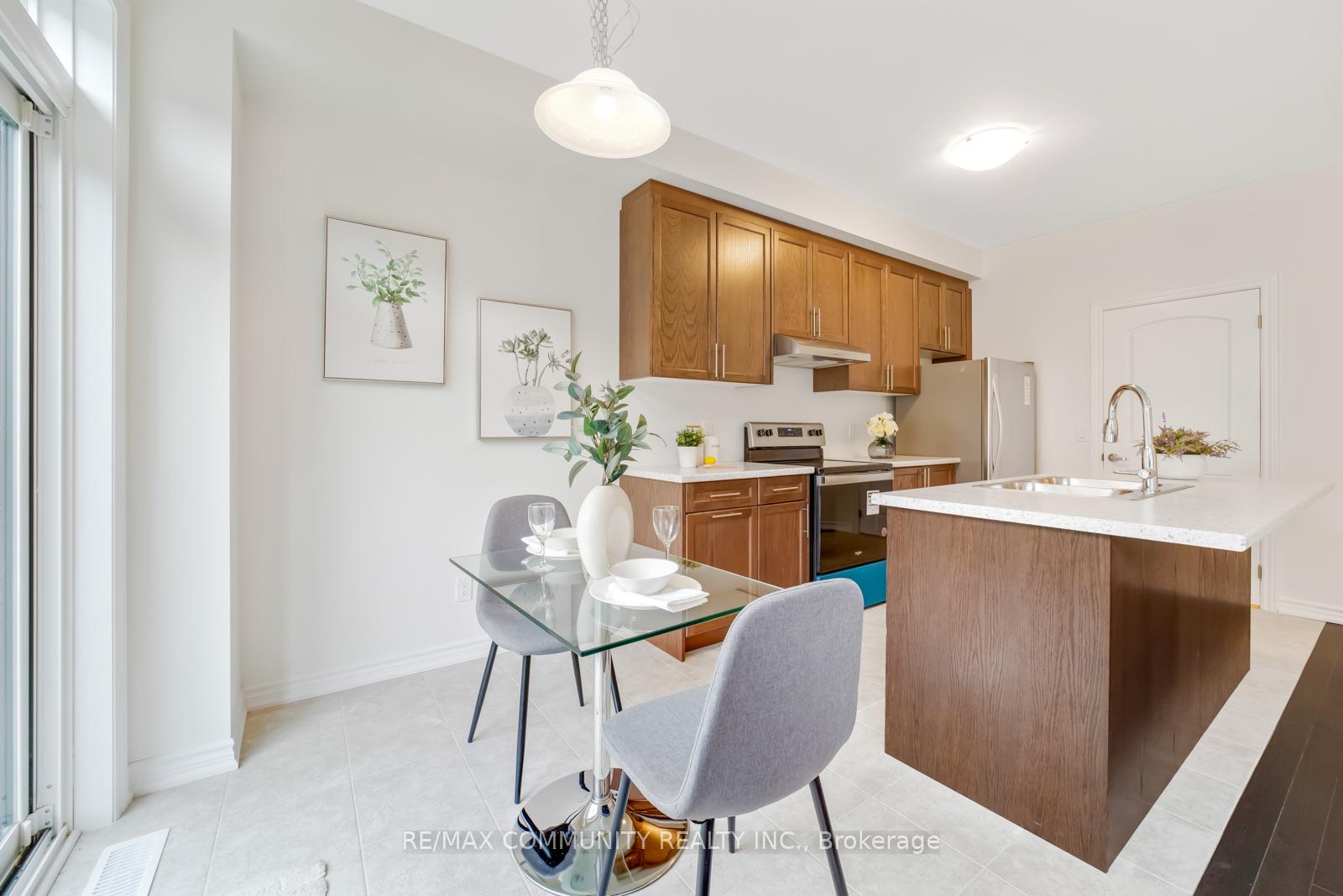 Photo 12 of 1116 Thompson Drive, Oshawa, Kedron — HOMEH