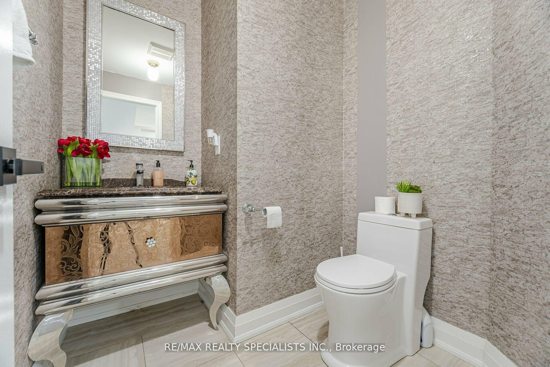 Photo 24 of 37 Harbourtown Crescent, Brampton, Madoc — HOMEH