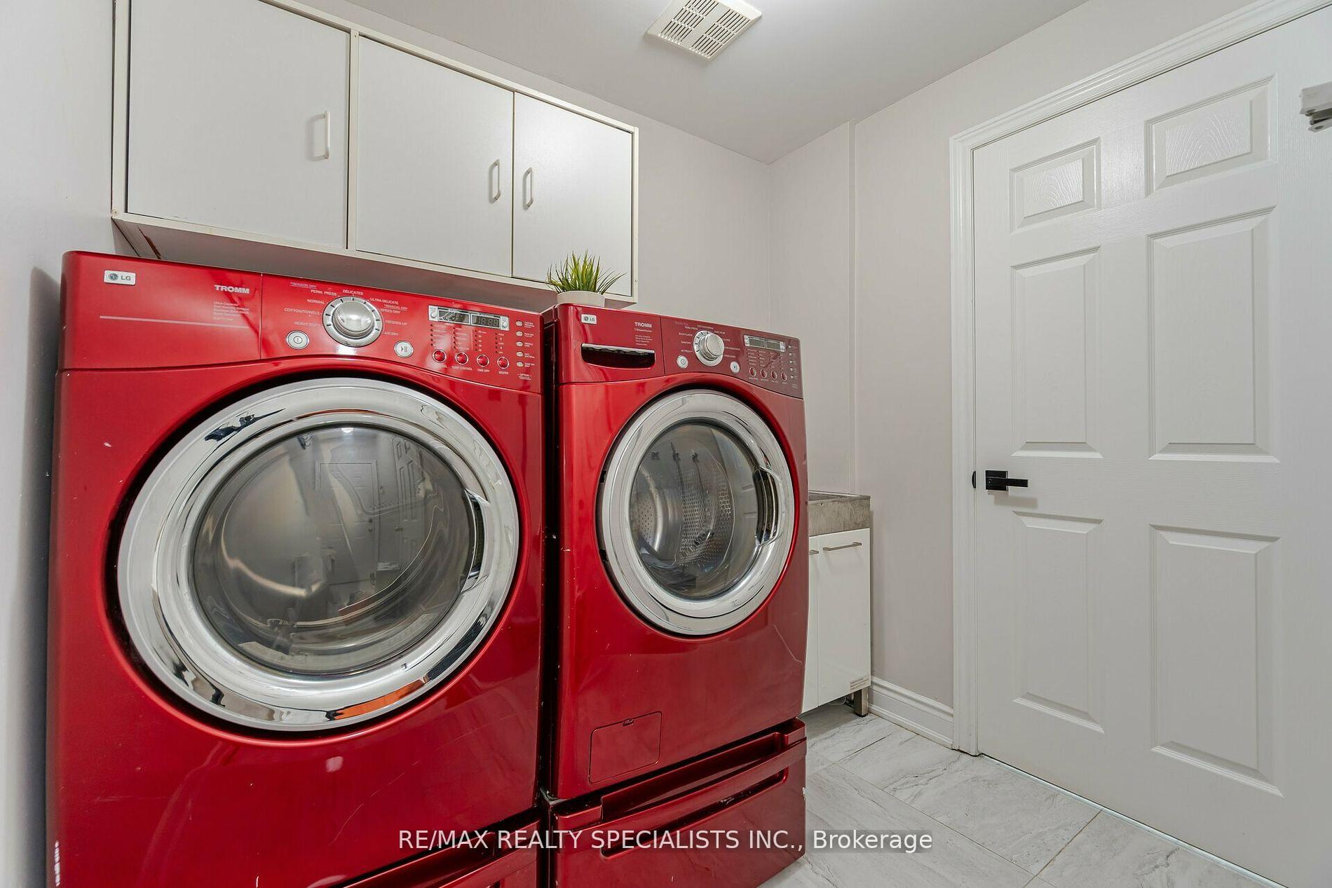 Photo 15 of 37 Harbourtown Crescent, Brampton, Madoc — HOMEH