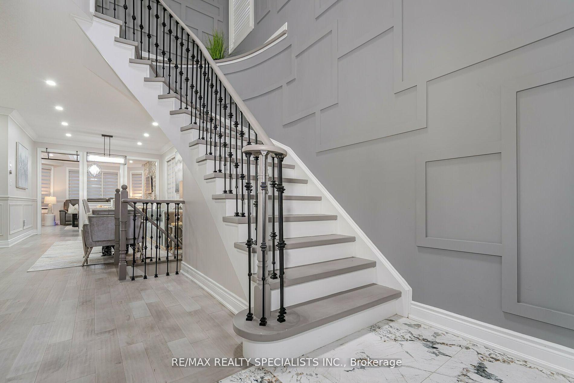 Photo 12 of 37 Harbourtown Crescent, Brampton, Madoc — HOMEH