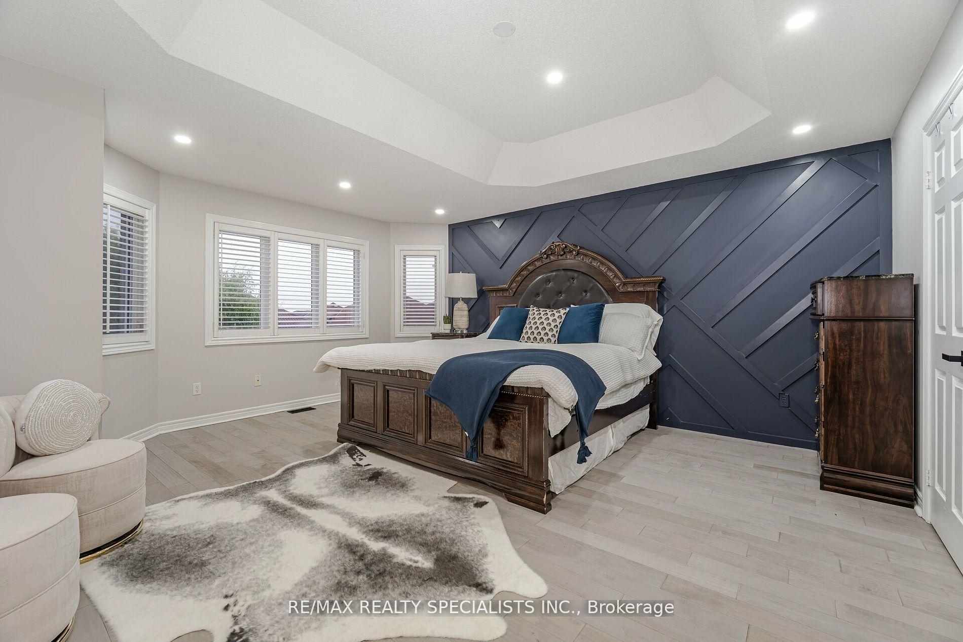Photo 14 of 37 Harbourtown Crescent, Brampton, Madoc — HOMEH