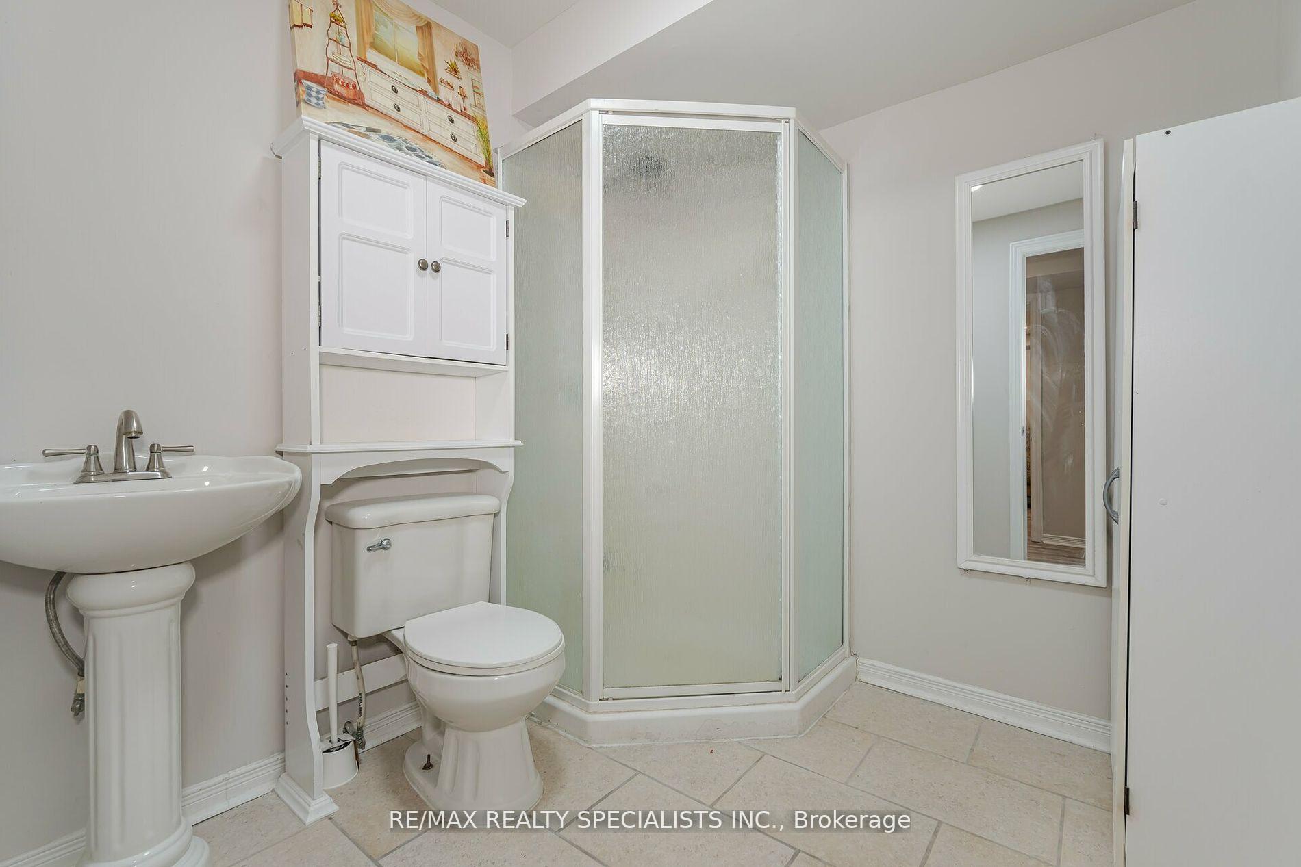 Photo 30 of 37 Harbourtown Crescent, Brampton, Madoc — HOMEH