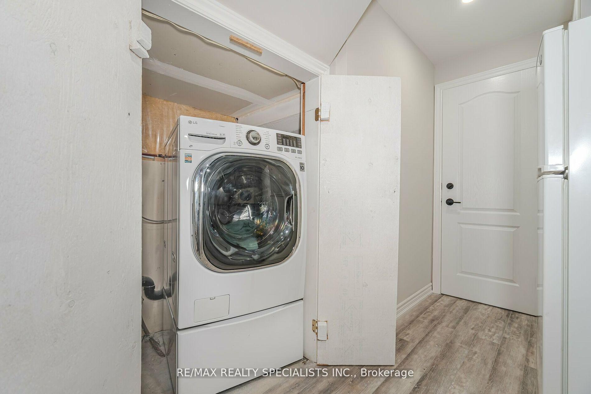 Photo 31 of 37 Harbourtown Crescent, Brampton, Madoc — HOMEH