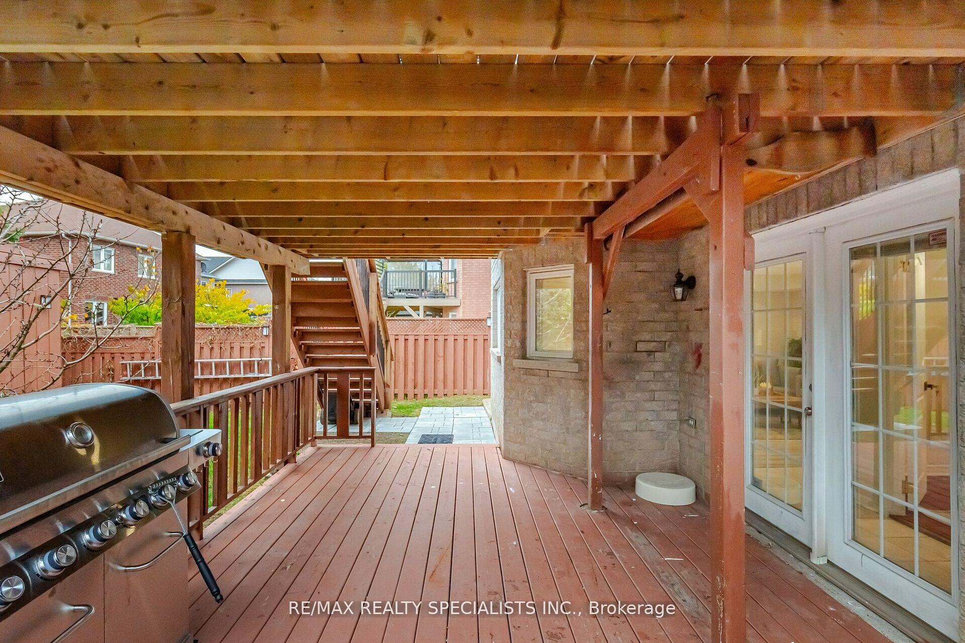 Photo 35 of 37 Harbourtown Crescent, Brampton, Madoc — HOMEH