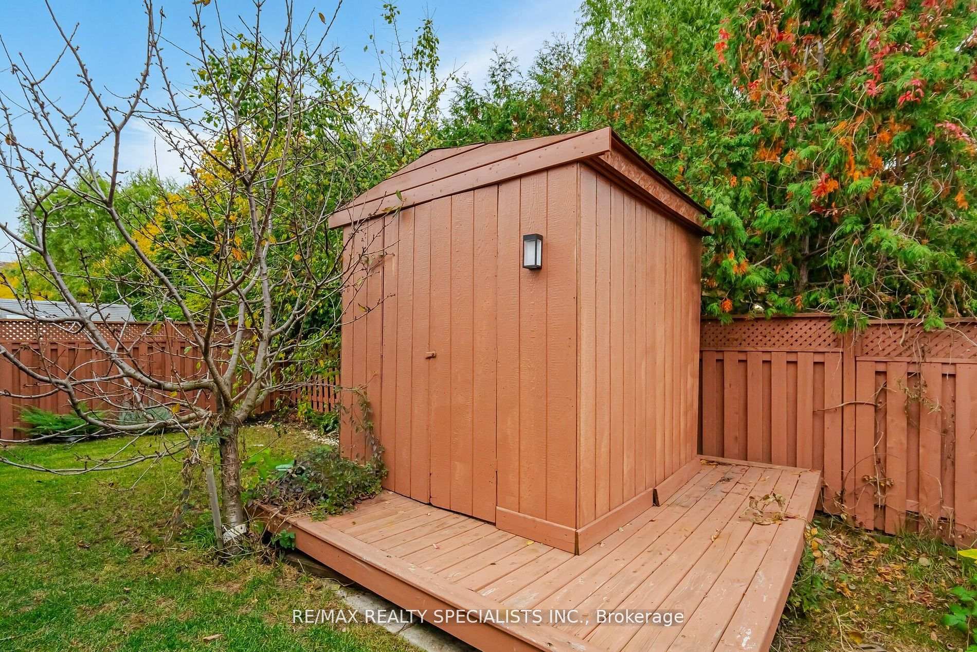 Photo 37 of 37 Harbourtown Crescent, Brampton, Madoc — HOMEH