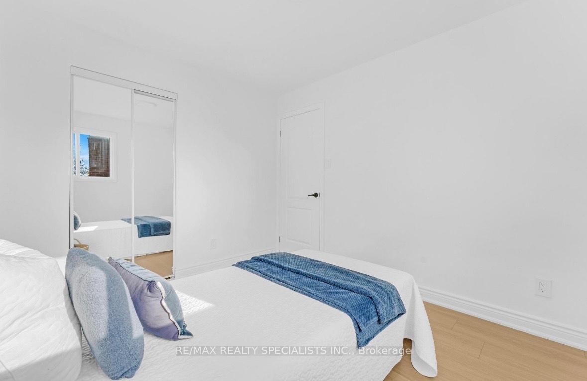 Photo 21 of 67 Winterfold Drive, Brampton, Madoc — HOMEH