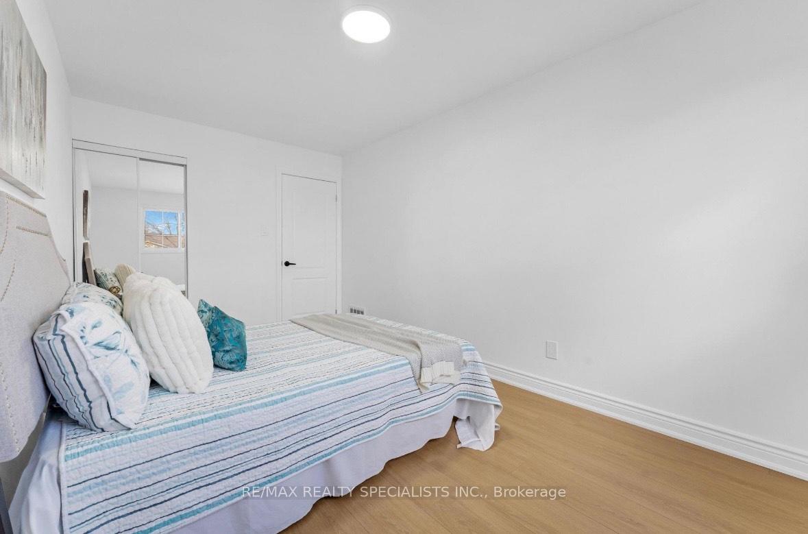 Photo 17 of 67 Winterfold Drive, Brampton, Madoc — HOMEH