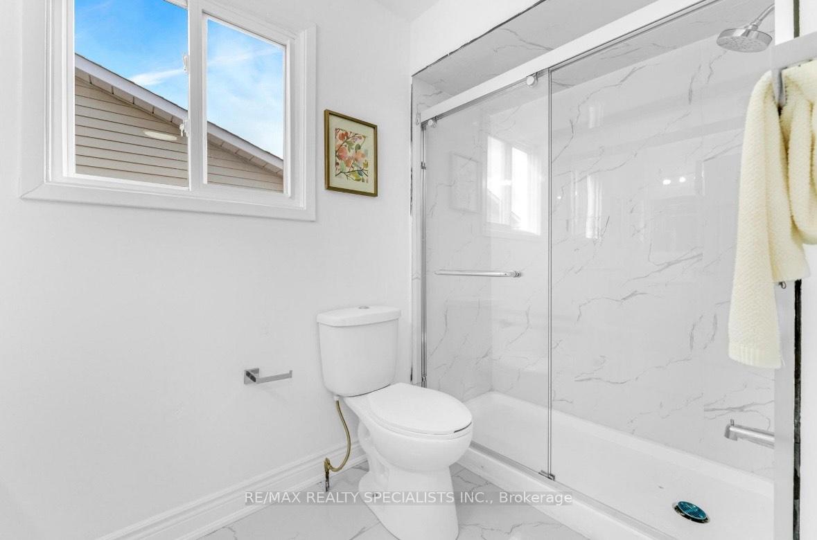Photo 16 of 67 Winterfold Drive, Brampton, Madoc — HOMEH