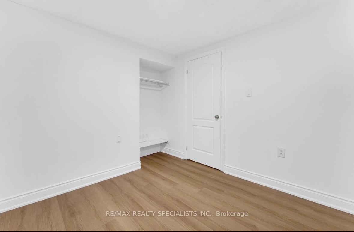 Photo 25 of 67 Winterfold Drive, Brampton, Madoc — HOMEH