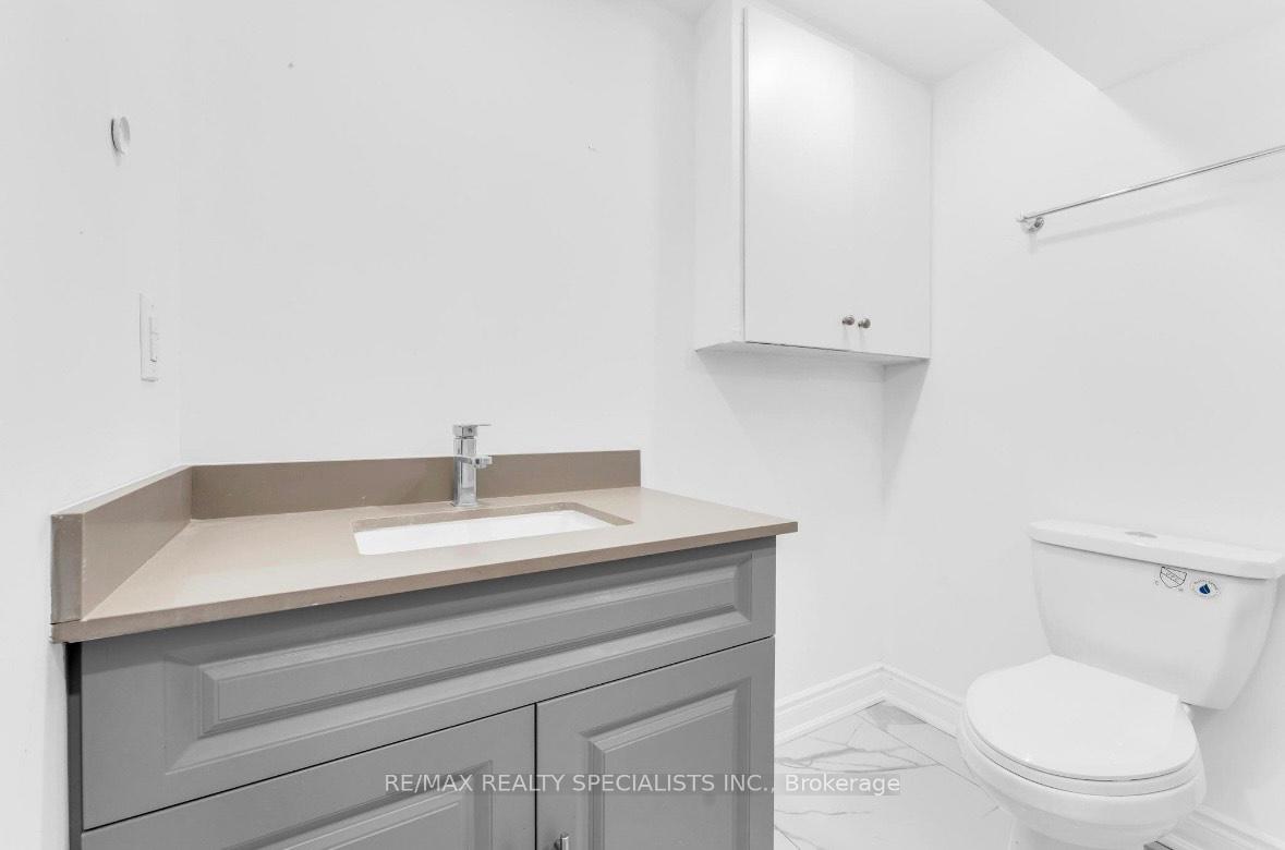 Photo 32 of 67 Winterfold Drive, Brampton, Madoc — HOMEH