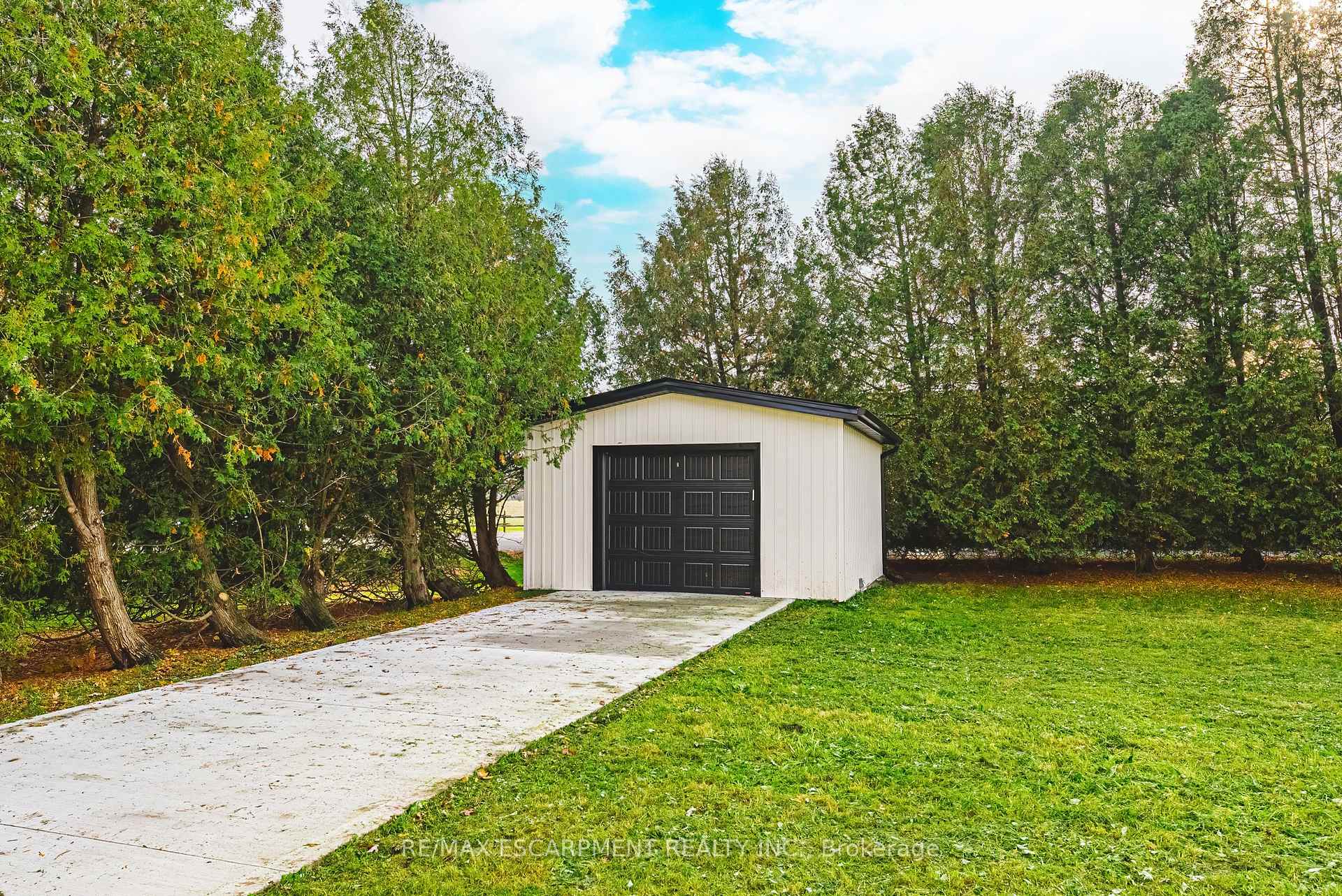 Photo 35 of 3111 Cemetery Road, Hamilton, Rural Glanbrook — HOMEH
