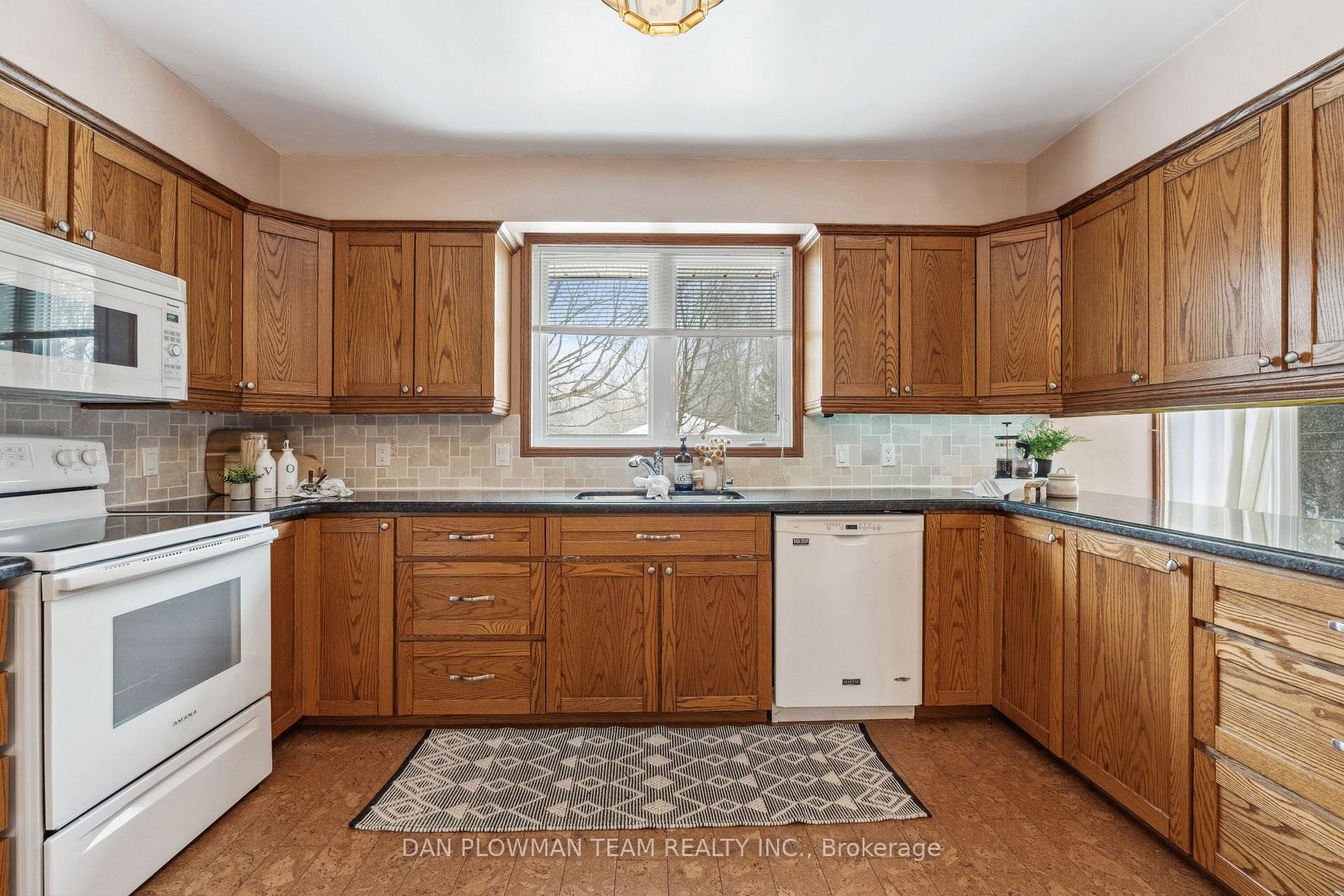 Photo 4 of 4880 Liberty Street N, Clarington, Rural Clarington — HOMEH