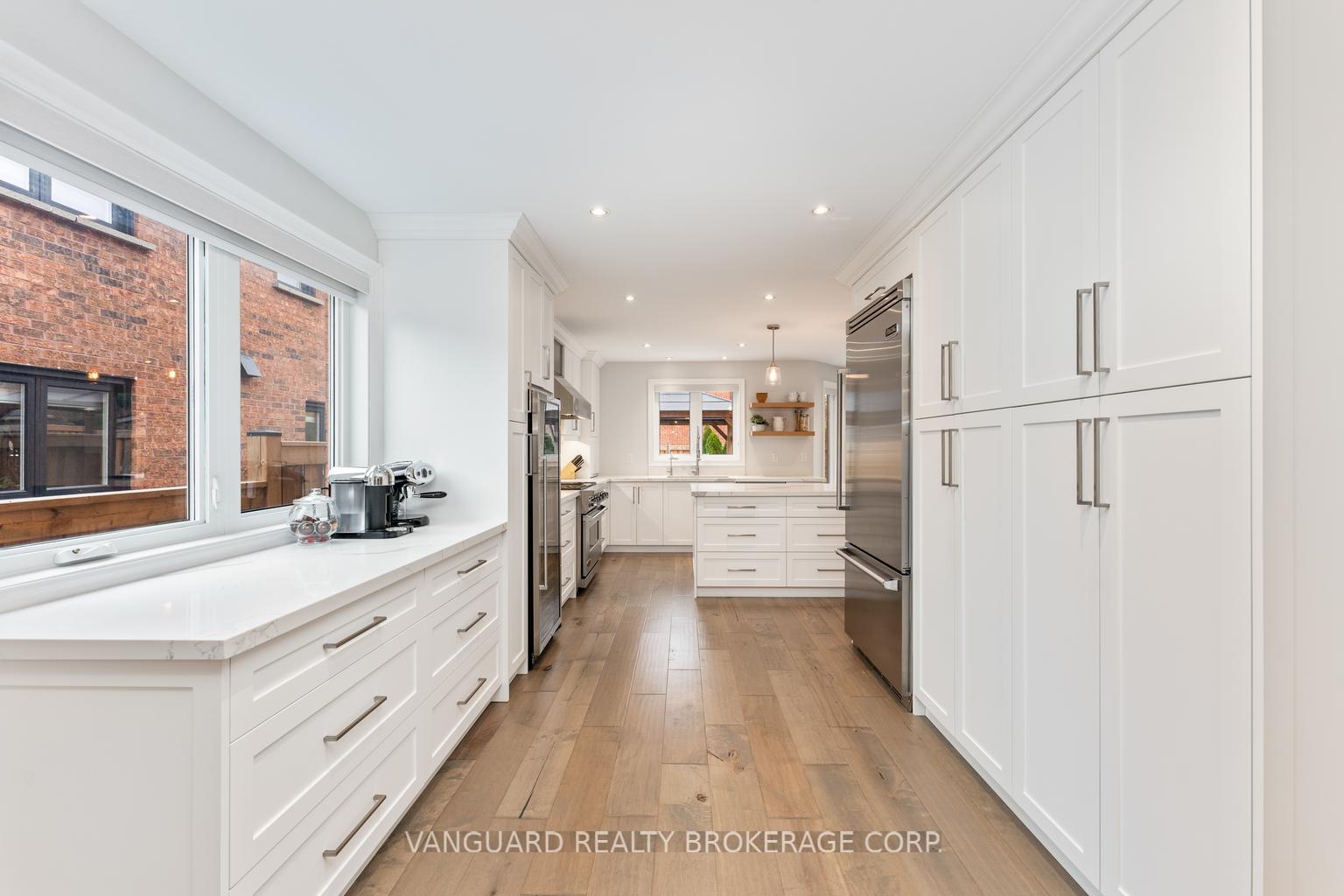 Photo 11 of 61 Belair Way, Vaughan, East Woodbridge — HOMEH