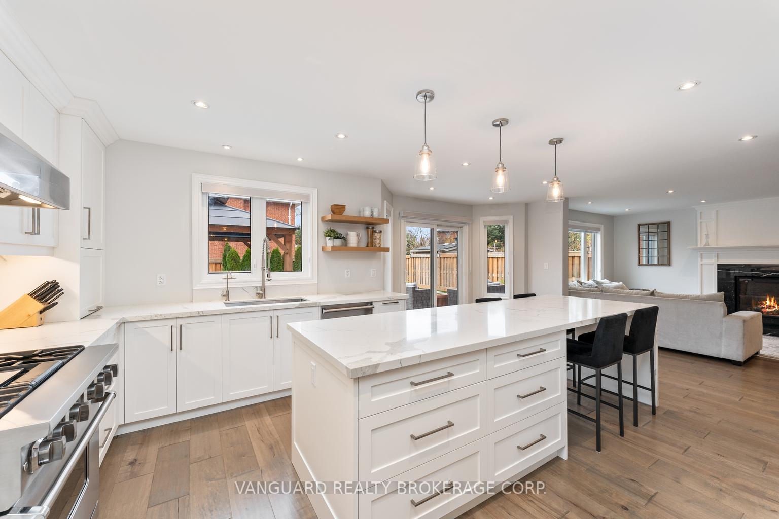 Photo 7 of 61 Belair Way, Vaughan, East Woodbridge — HOMEH