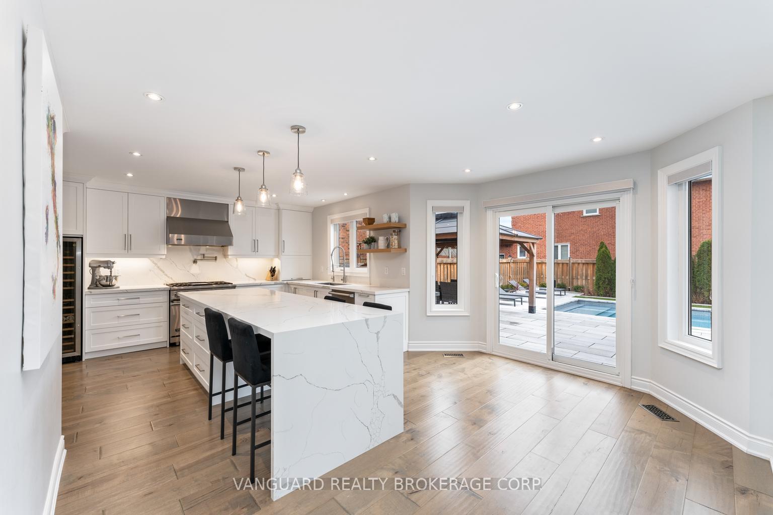 Photo 12 of 61 Belair Way, Vaughan, East Woodbridge — HOMEH