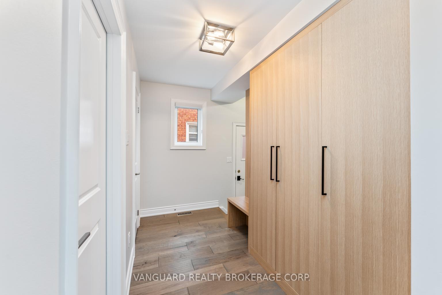 Photo 18 of 61 Belair Way, Vaughan, East Woodbridge — HOMEH