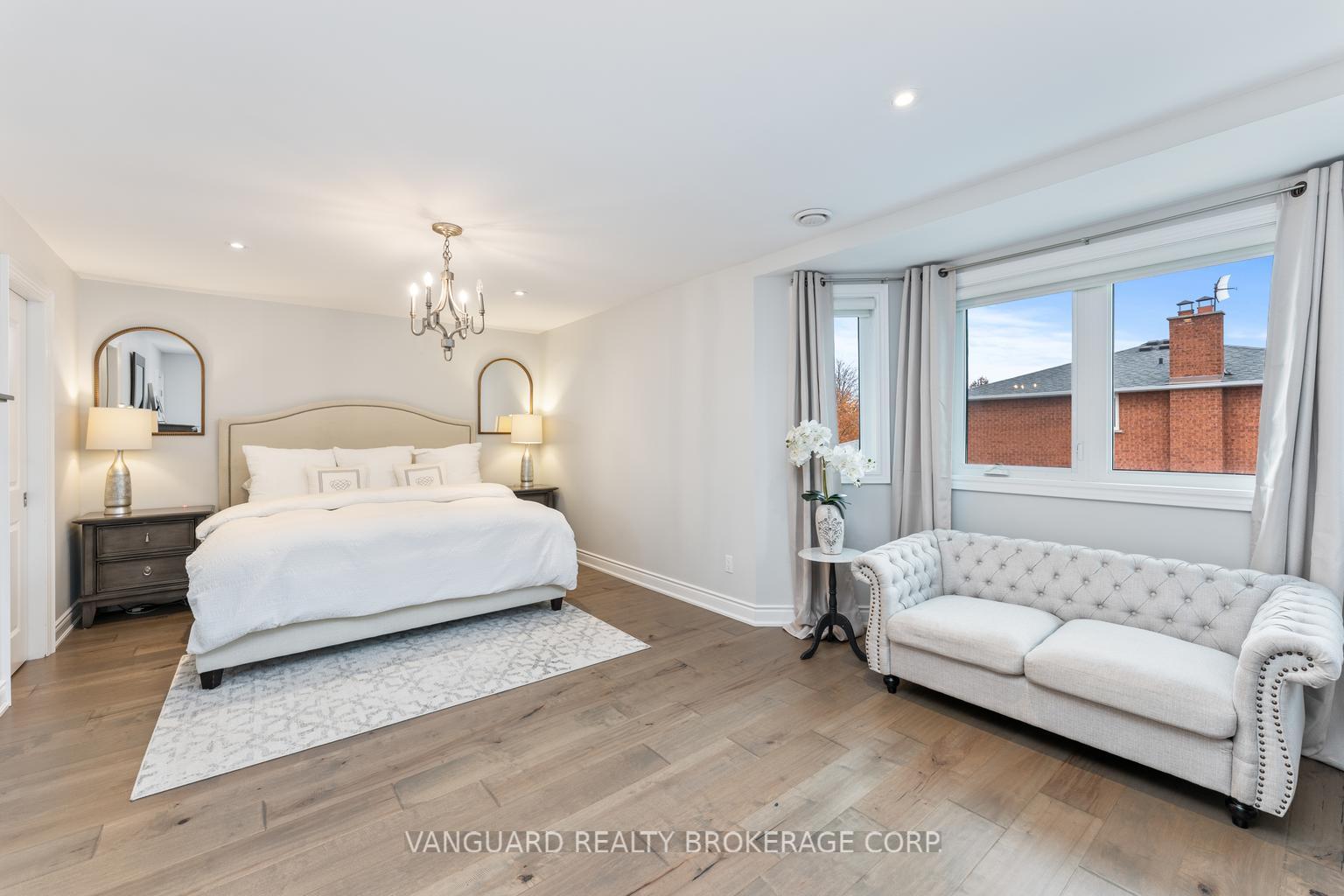 Photo 17 of 61 Belair Way, Vaughan, East Woodbridge — HOMEH