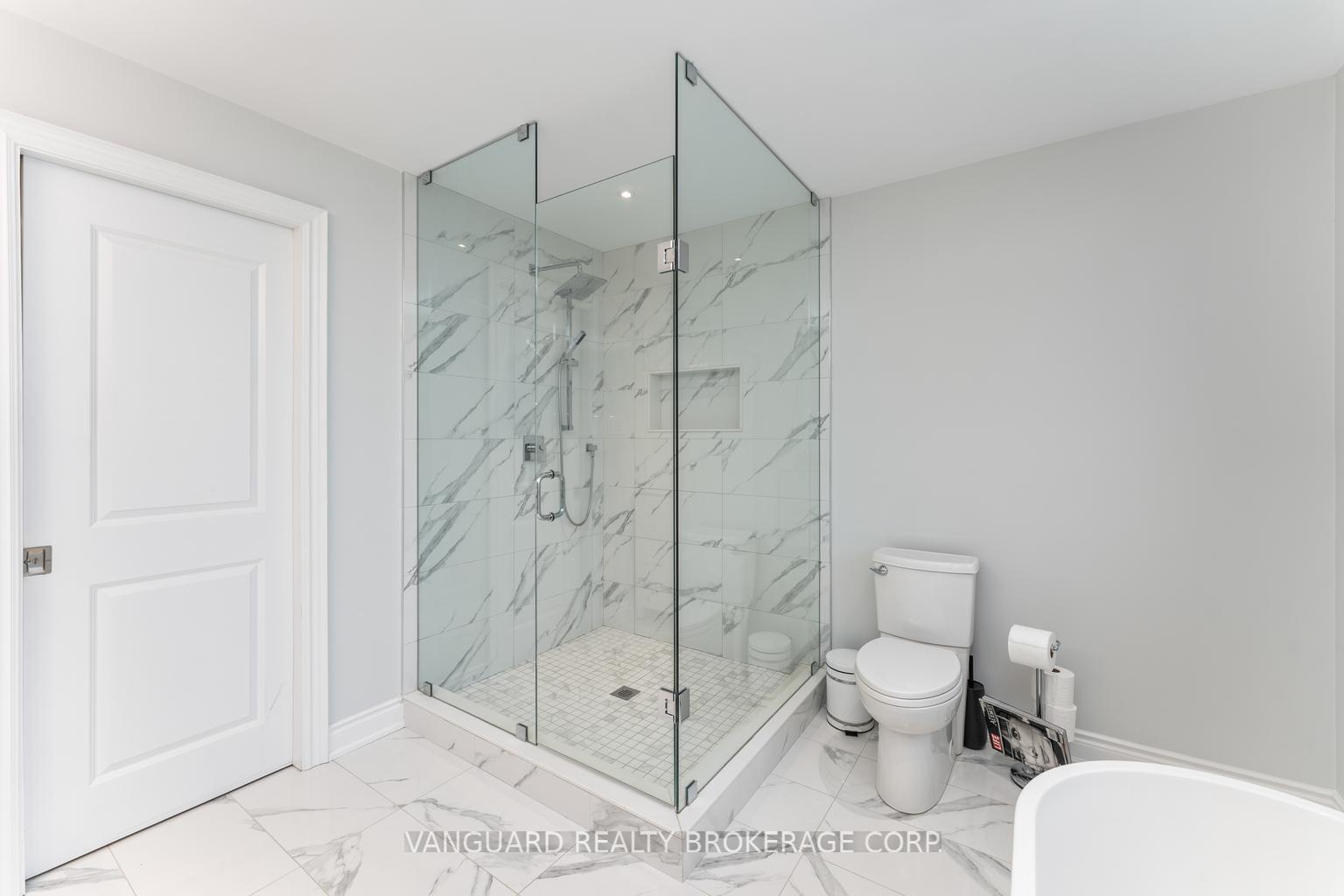 Photo 28 of 61 Belair Way, Vaughan, East Woodbridge — HOMEH