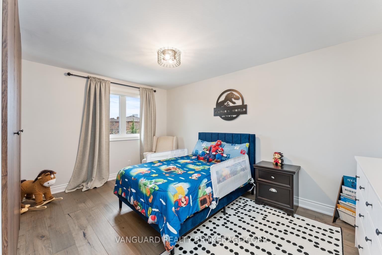 Photo 22 of 61 Belair Way, Vaughan, East Woodbridge — HOMEH