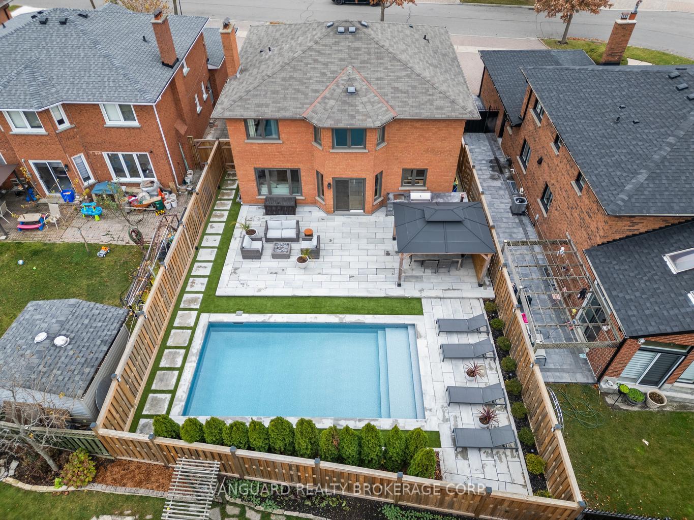 Photo 39 of 61 Belair Way, Vaughan, East Woodbridge — HOMEH