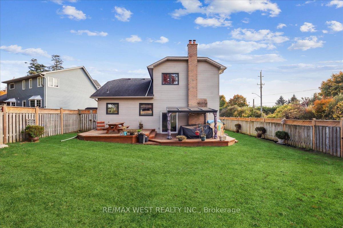 Photo 10 of 1502 Streamside Court, Pickering, Bay Ridges — HOMEH