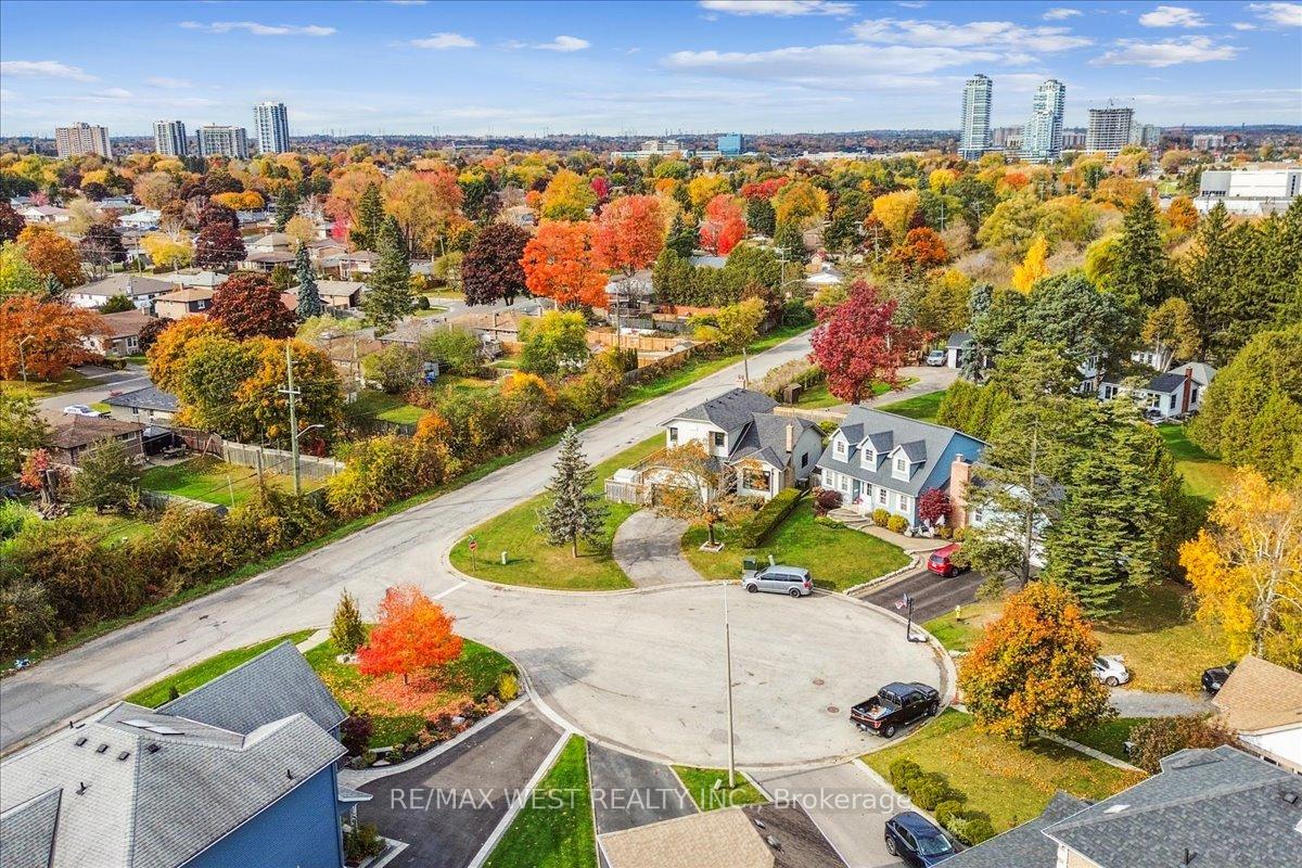 Photo 13 of 1502 Streamside Court, Pickering, Bay Ridges — HOMEH