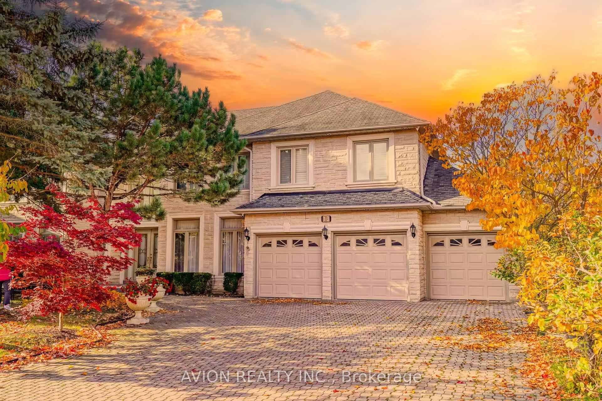 Photo 1 of 13 Bayview Forest Lane, Markham, Grandview — HOMEH