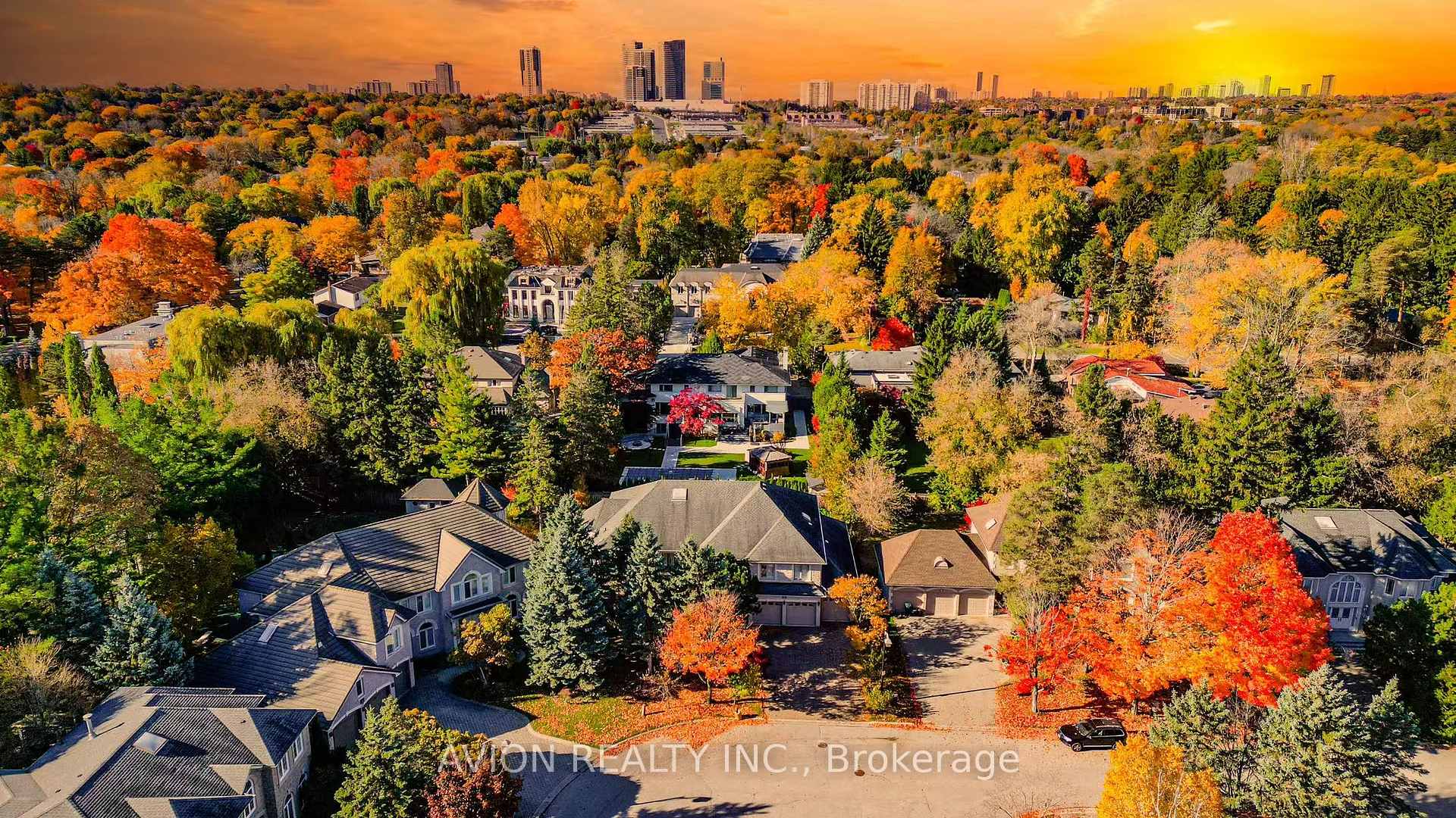 Photo 6 of 13 Bayview Forest Lane, Markham, Grandview — HOMEH