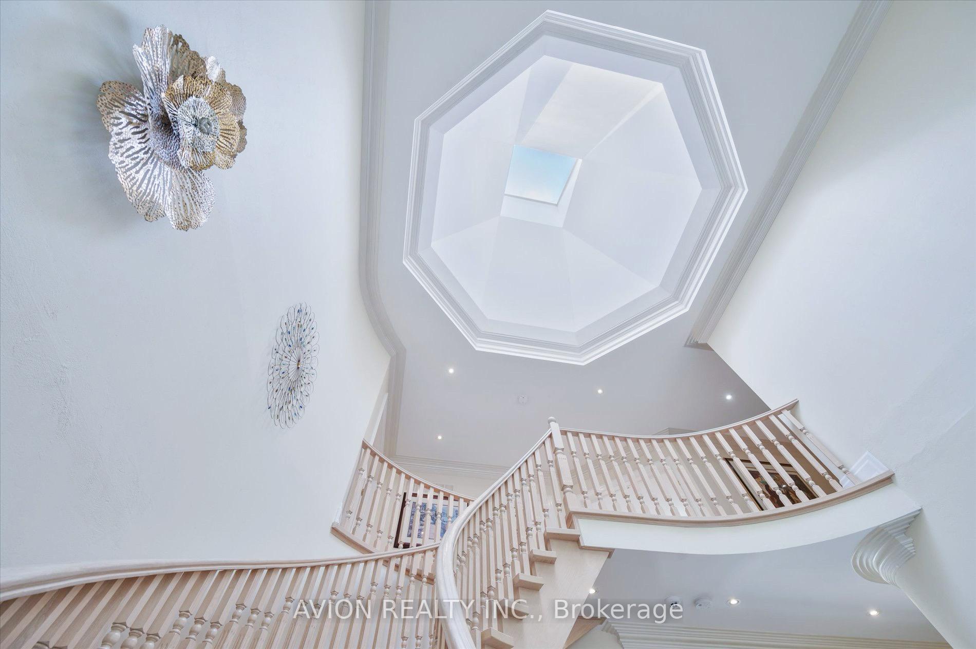 Photo 3 of 13 Bayview Forest Lane, Markham, Grandview — HOMEH