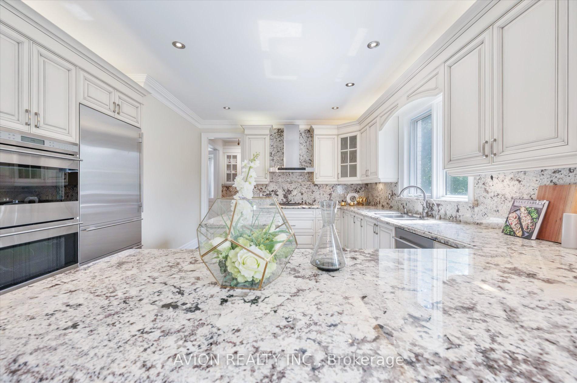 Photo 7 of 13 Bayview Forest Lane, Markham, Grandview — HOMEH