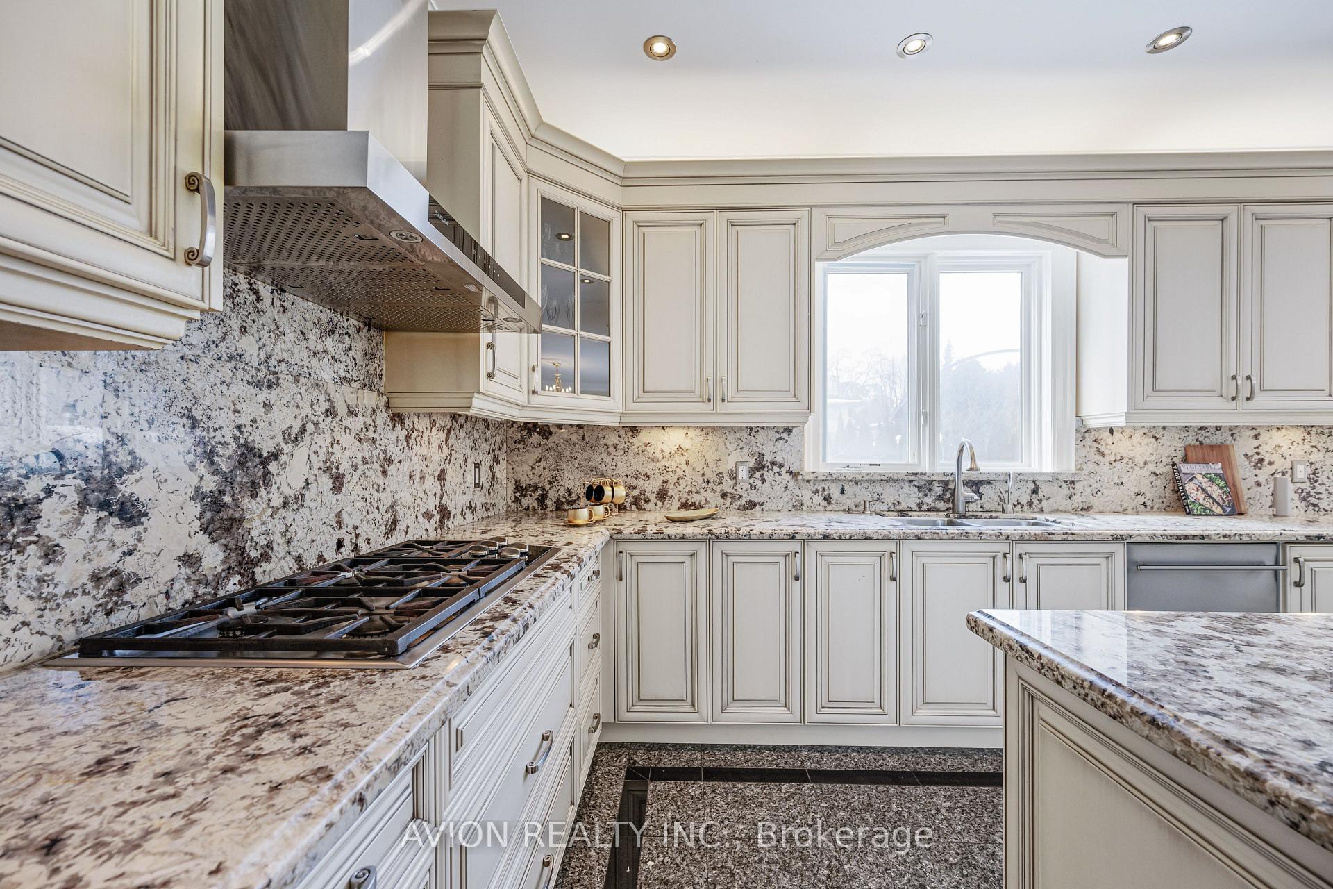 Photo 29 of 13 Bayview Forest Lane, Markham, Grandview — HOMEH