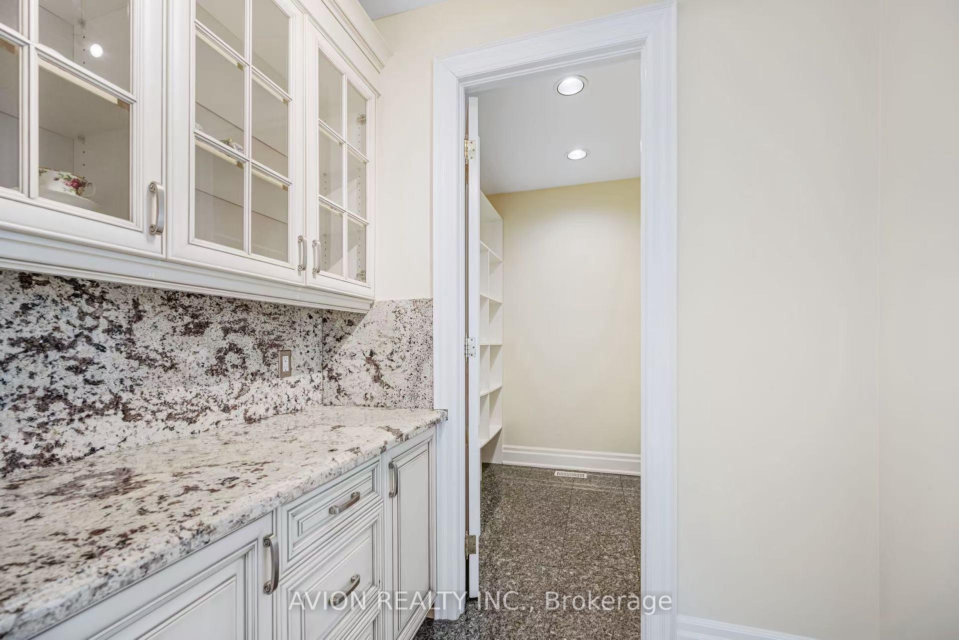 Photo 8 of 13 Bayview Forest Lane, Markham, Grandview — HOMEH