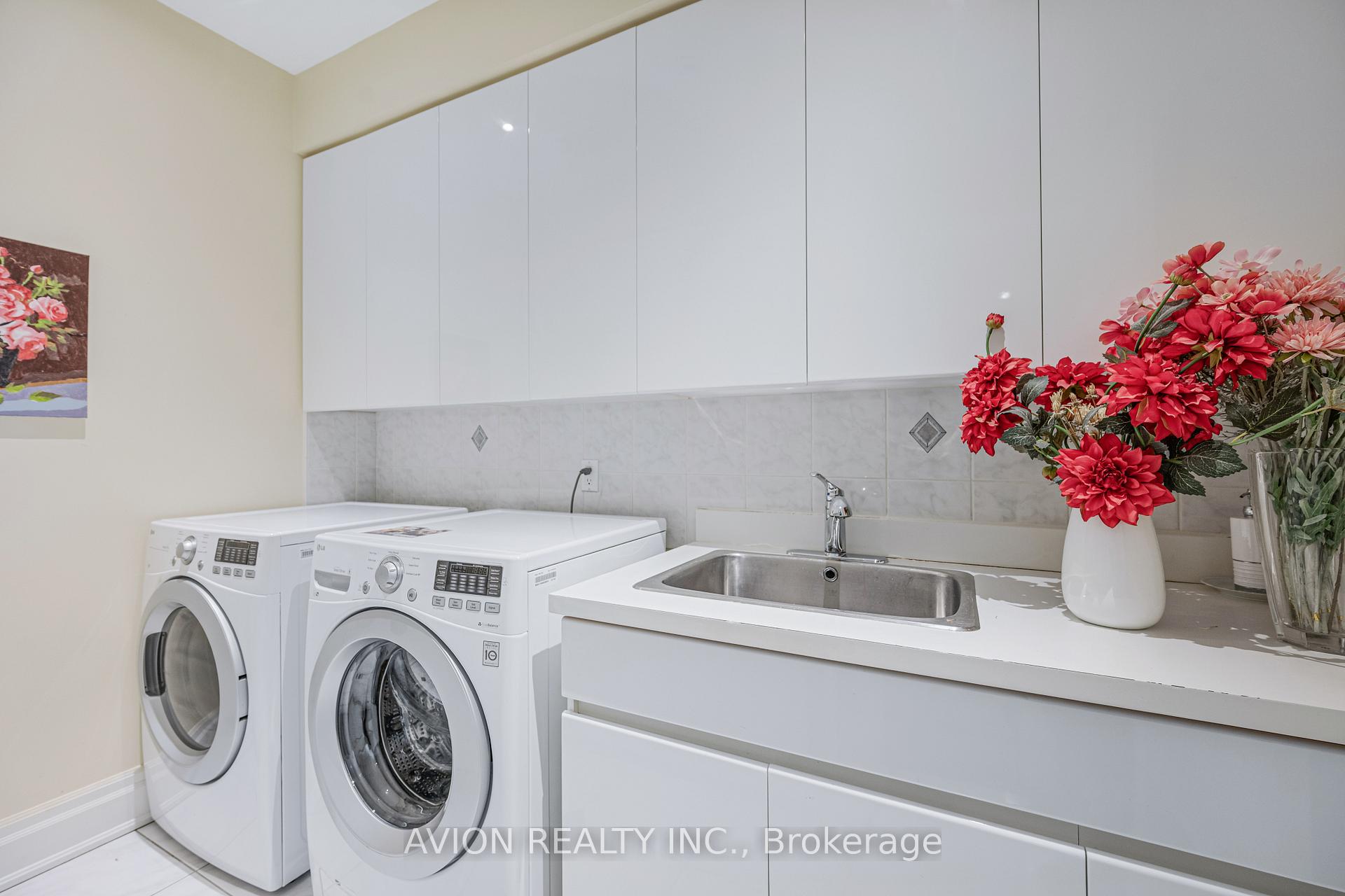 Photo 16 of 13 Bayview Forest Lane, Markham, Grandview — HOMEH