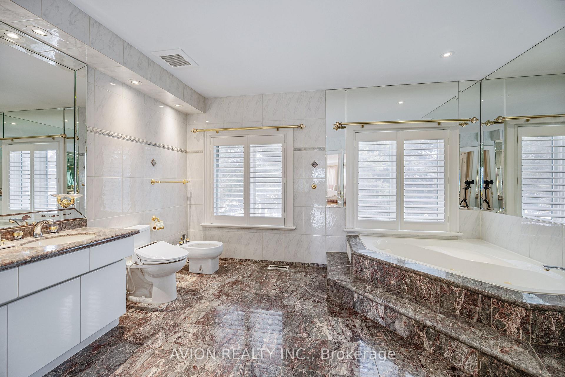 Photo 42 of 13 Bayview Forest Lane, Markham, Grandview — HOMEH