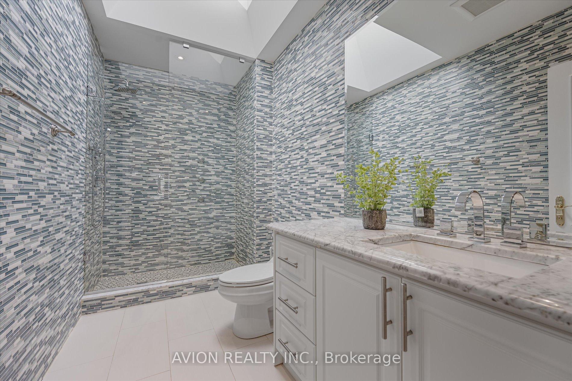 Photo 40 of 13 Bayview Forest Lane, Markham, Grandview — HOMEH