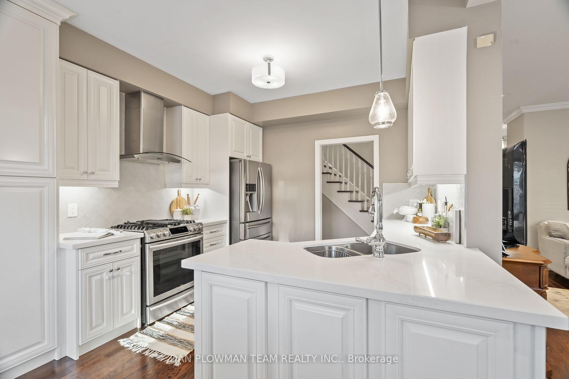 Photo 7 of 103 Charest Place, Whitby, Brooklin — HOMEH