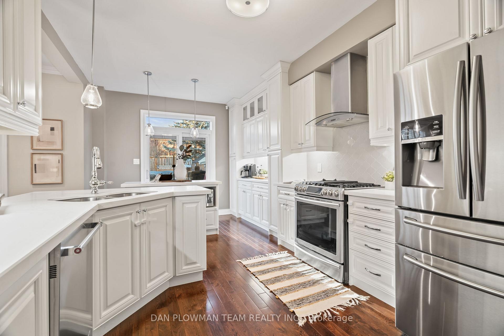Photo 8 of 103 Charest Place, Whitby, Brooklin — HOMEH