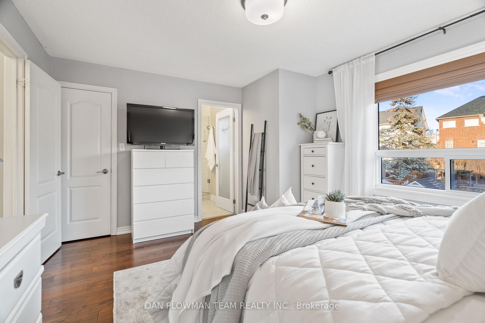 Photo 10 of 103 Charest Place, Whitby, Brooklin — HOMEH