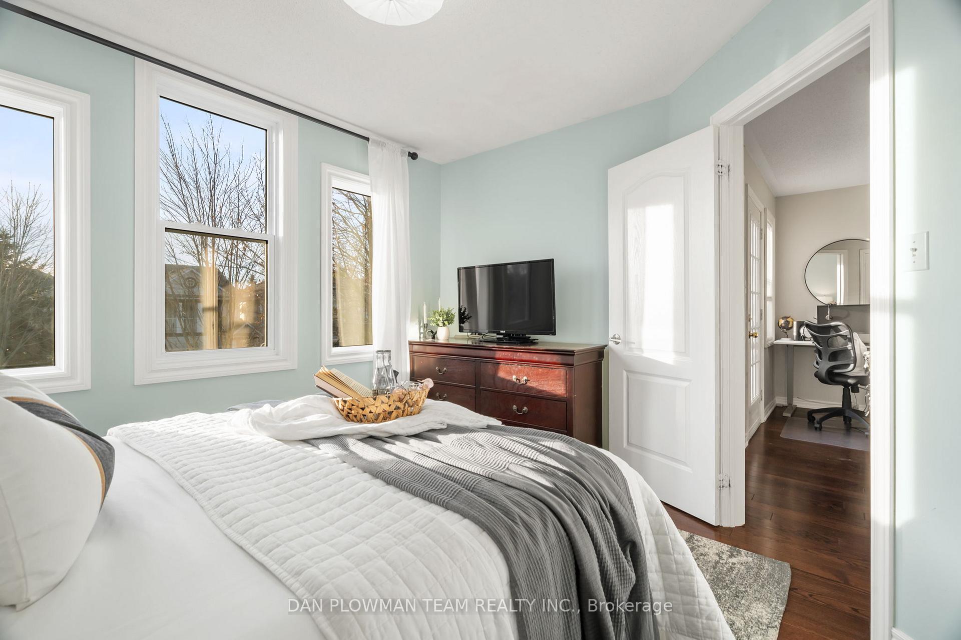 Photo 11 of 103 Charest Place, Whitby, Brooklin — HOMEH